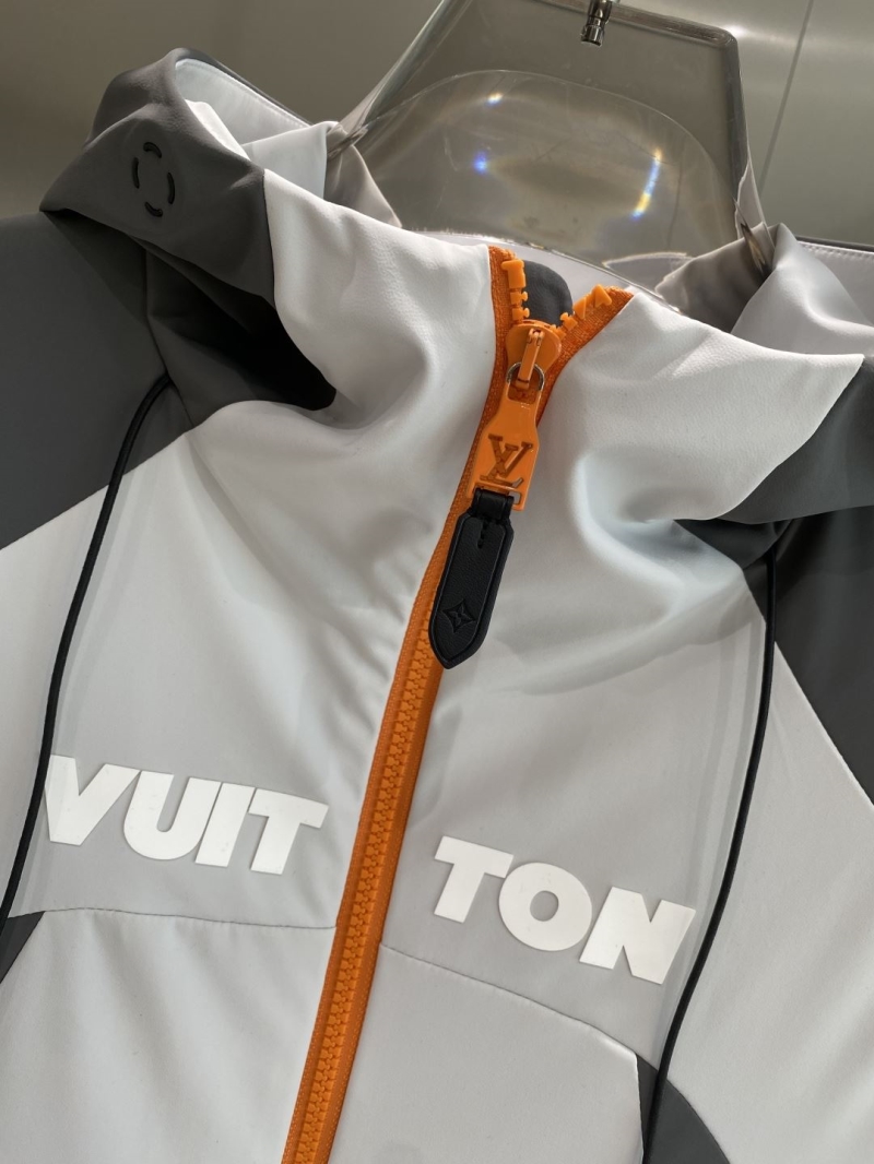 l0vis Vvtt0n outwear